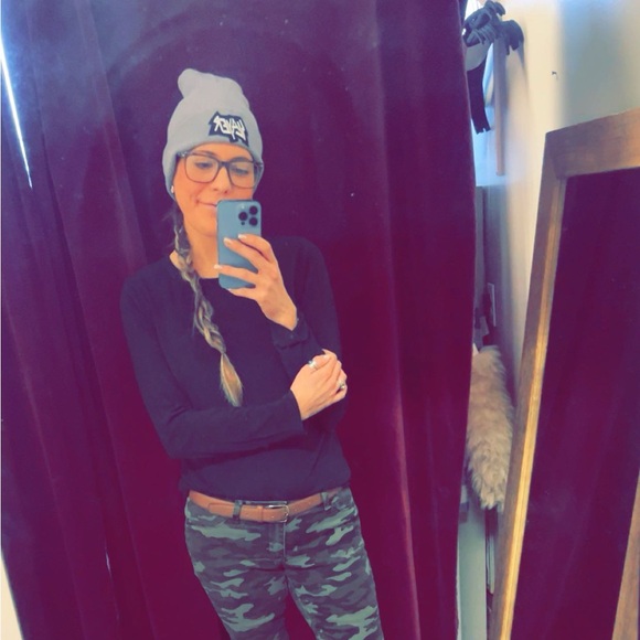 Meet your Posher, Denna - Picture 1 of 1